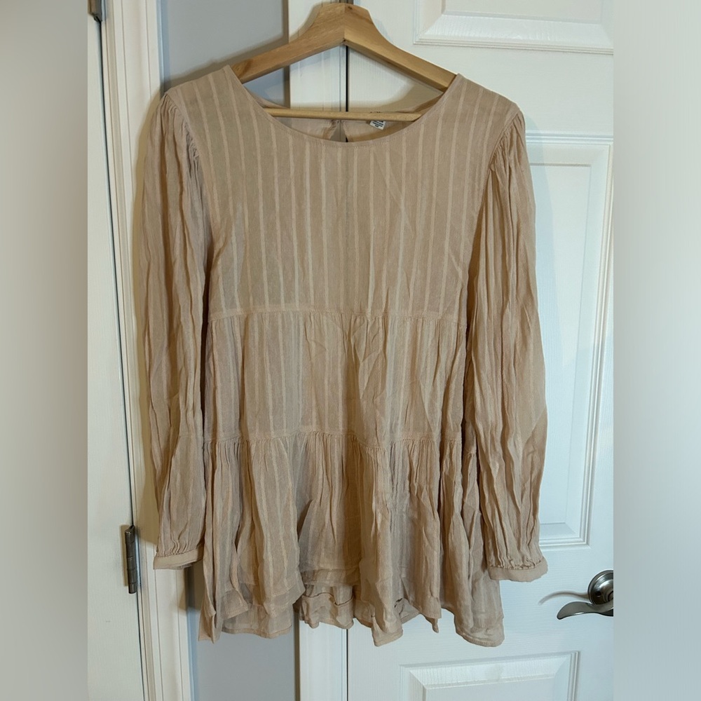 American eagle open back shirt size medium never worn
